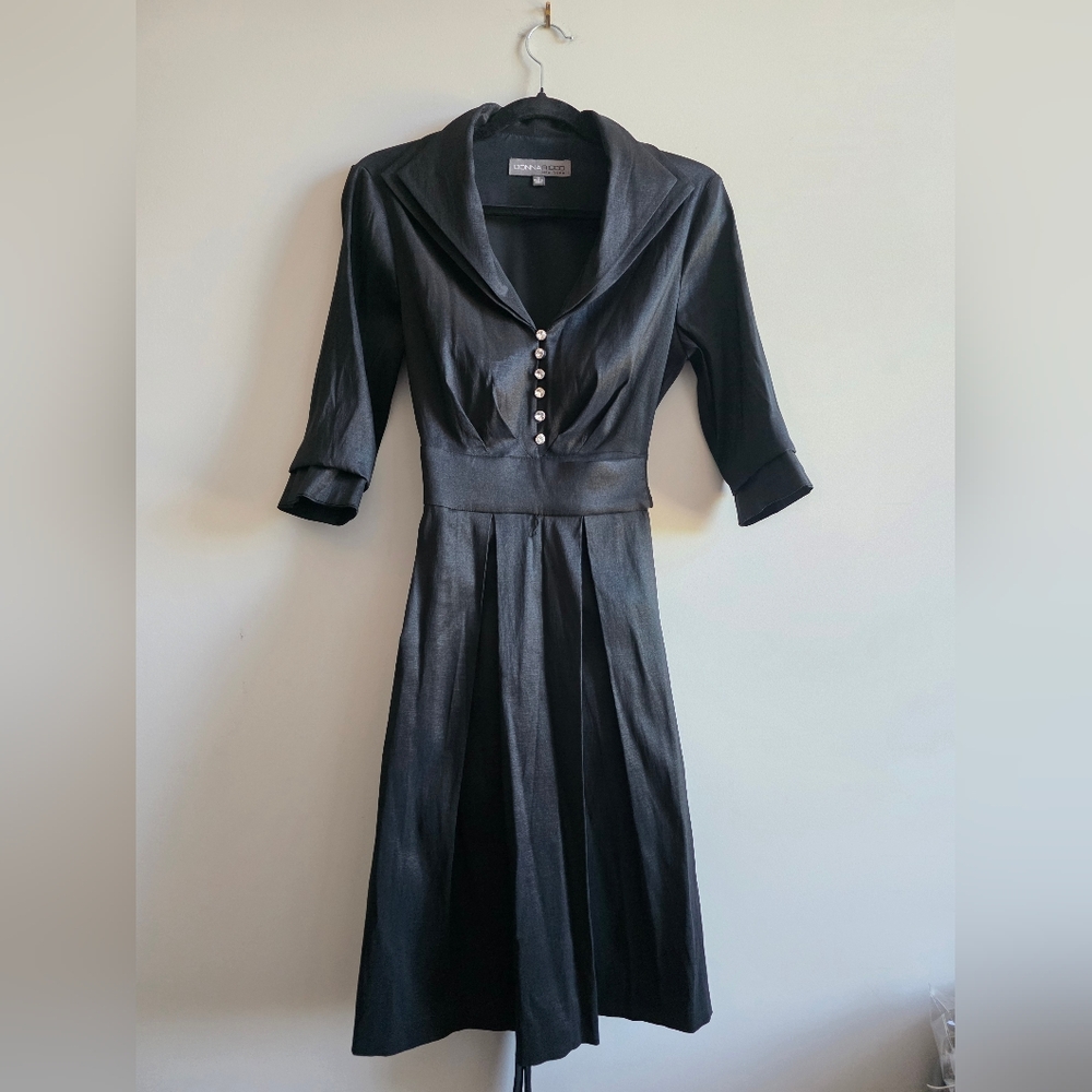 Donna Ricco - Elegant Black Midi Dress with Diamond Button Detail - Size 8